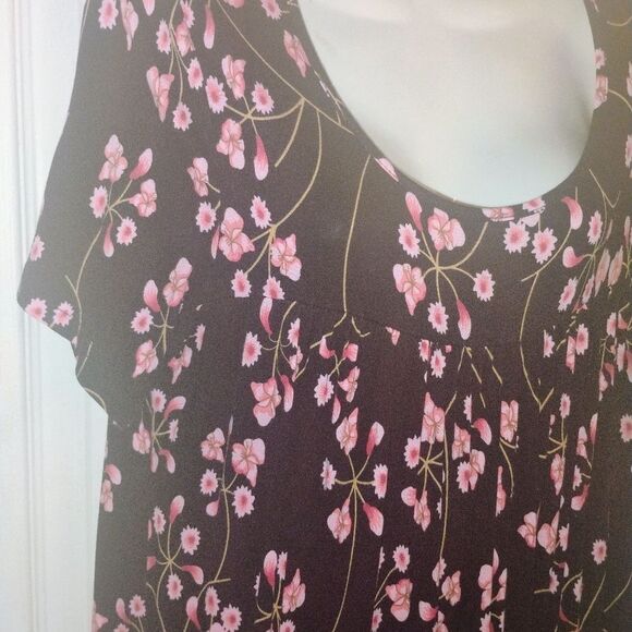 Pink and Black Ruffled Flutter Sleeve Tunic - Picture 3 of 12